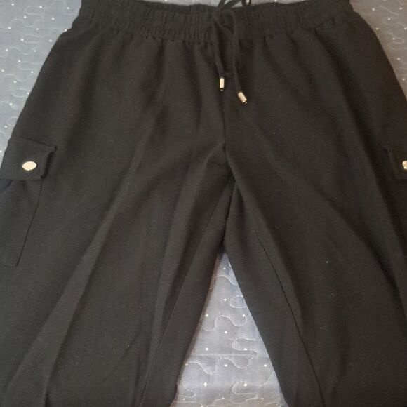 Calvin Klein Black Cargo Jogger Pants size medium - Picture 2 of 7